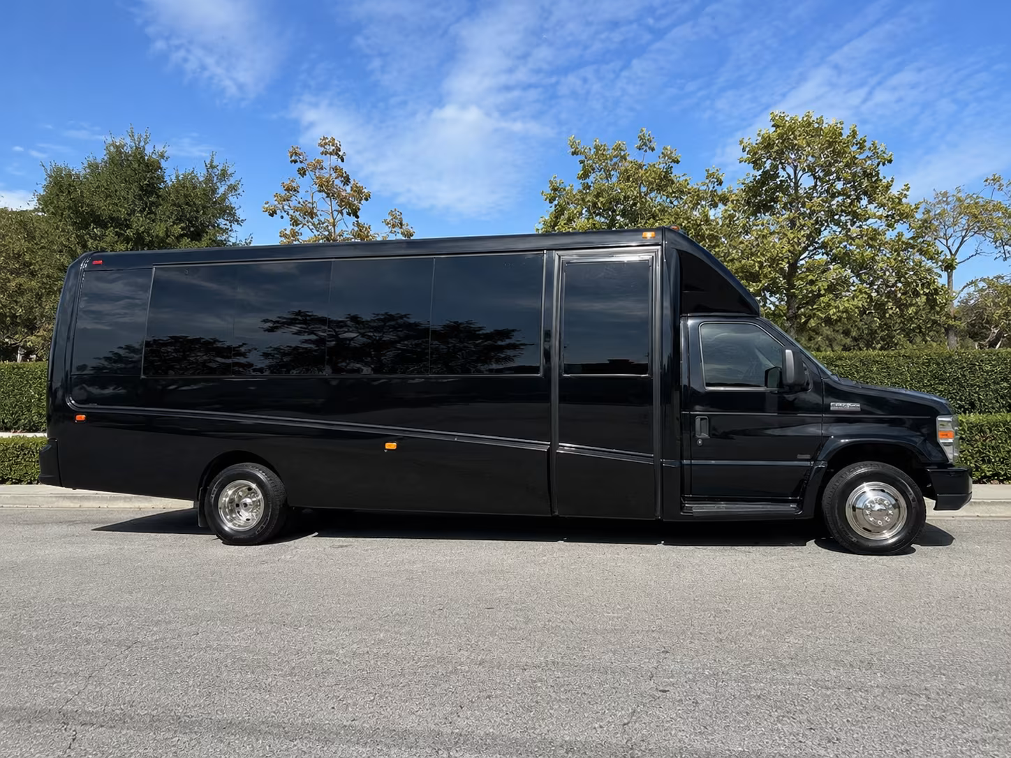 concert shuttle buses for large groups and corporate outings near monterey park